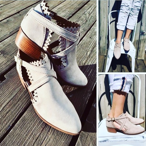 SALE!!! LAST PAIR. Size 10. Taupe Bootie W/ Buckle - Picture 3 of 8